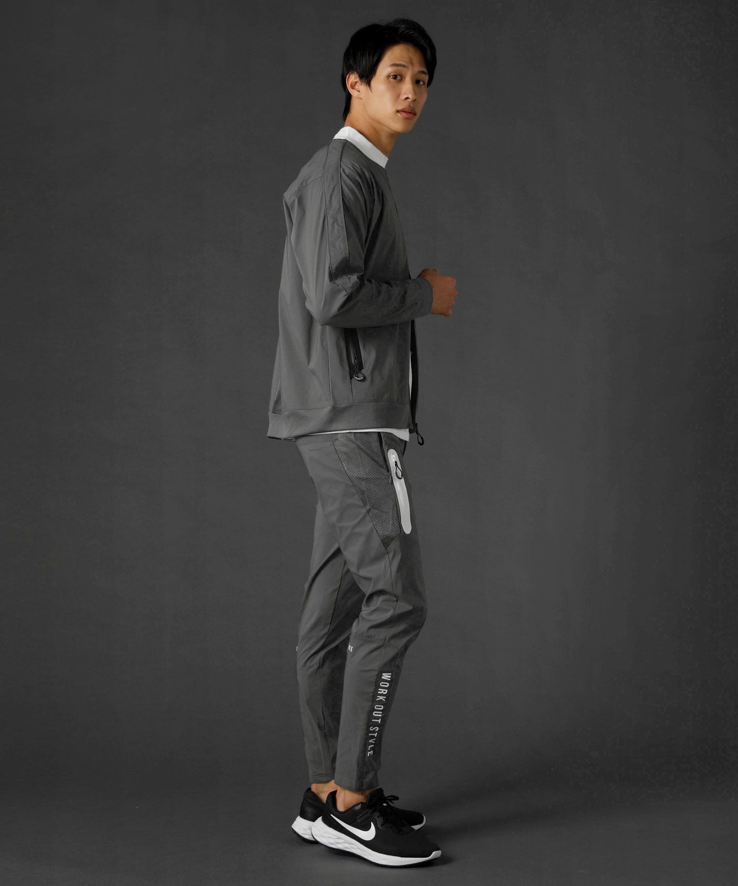 ストレッチ布帛ノーカラージップジャケット | REZES OFFICIAL ONLINE STORE
