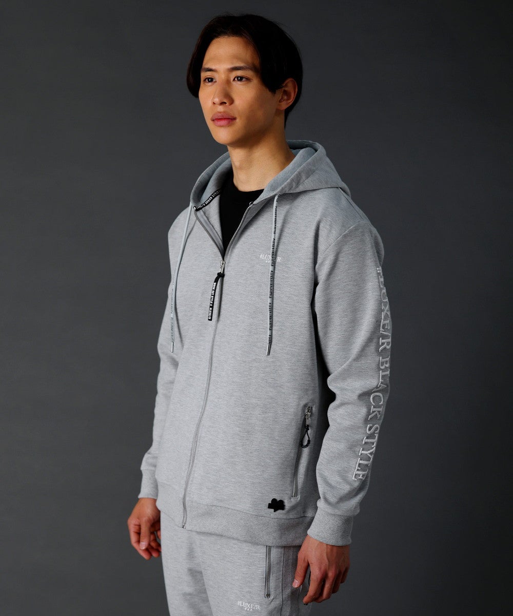 ストレッチポリレーヨン立体刺繍入りジップパーカー | REZES OFFICIAL